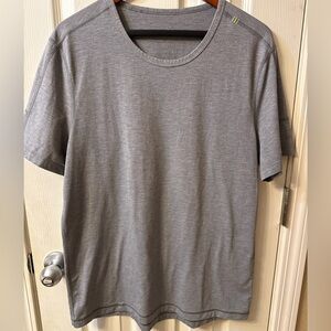 EUC Lululemon Men’s Training Short Sleeve - Heathered Slate